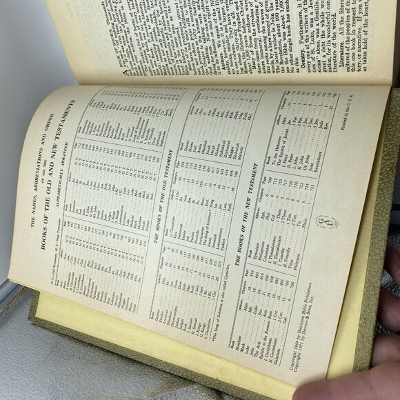 Holy Bible KJV Large Heirloom Family Red Letter Master Reference Edition (1971) - Picture 9 of 16